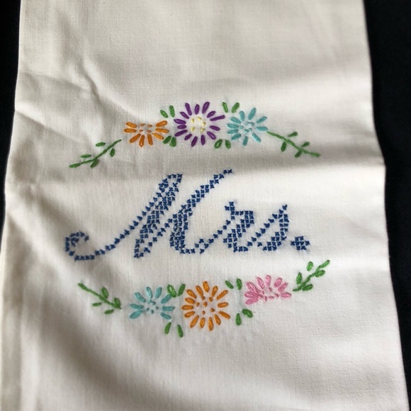 Vtg Embroidered Mr. and Mrs. Pillow Cases - Picture 2 of 12